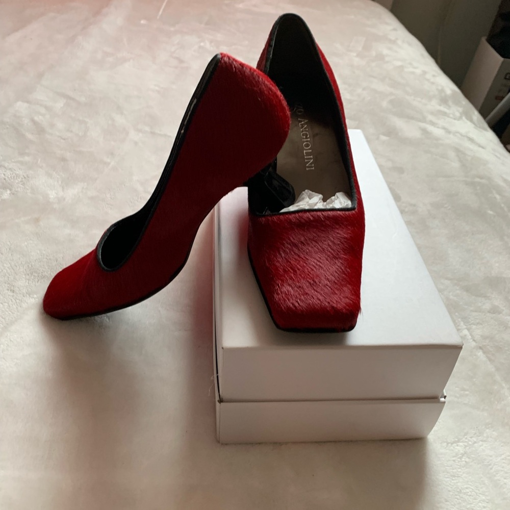 Bandolino shoes, red fur, size 8